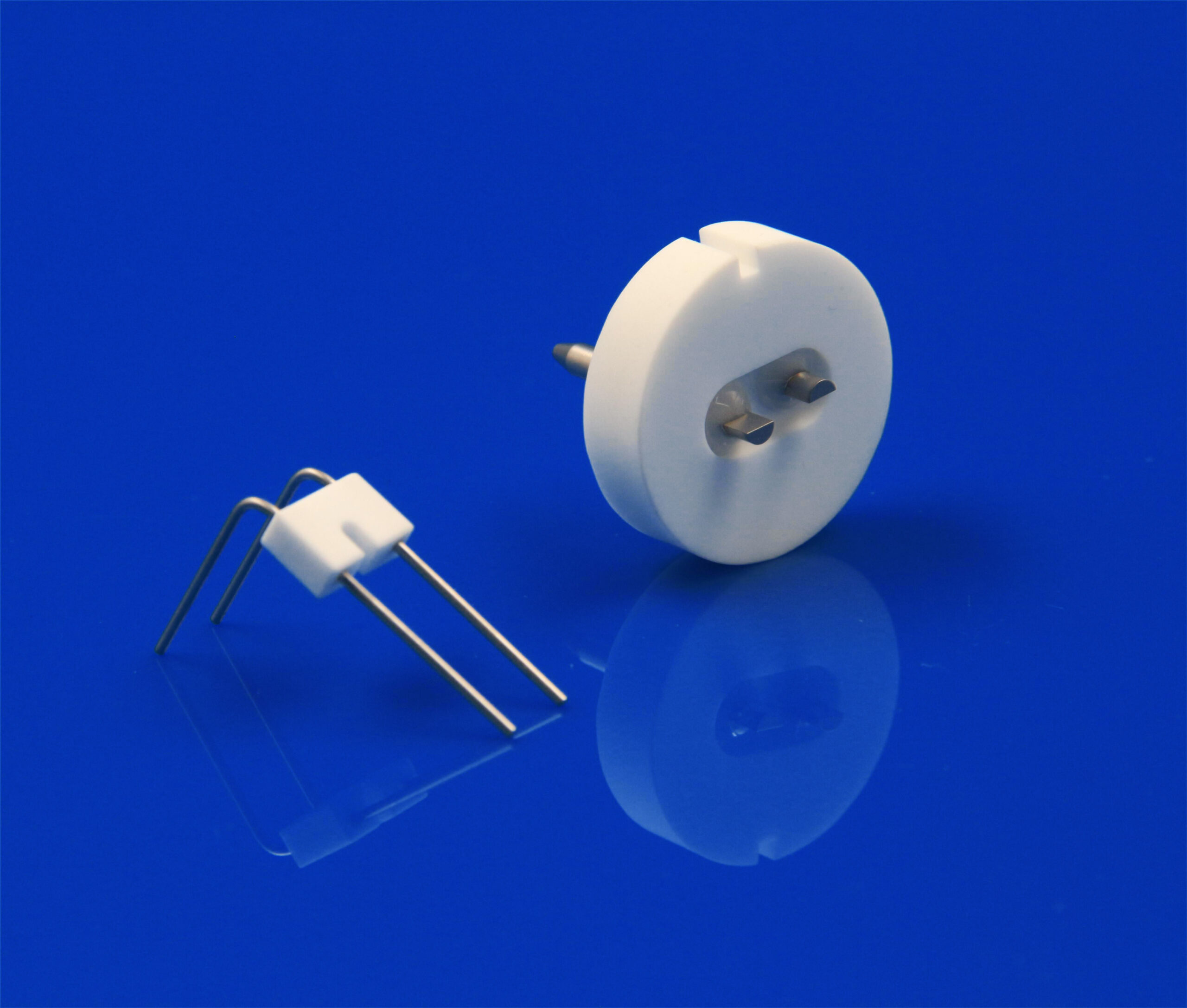 Filament Assemblies for SEM, TEM and Mass Spectrometry