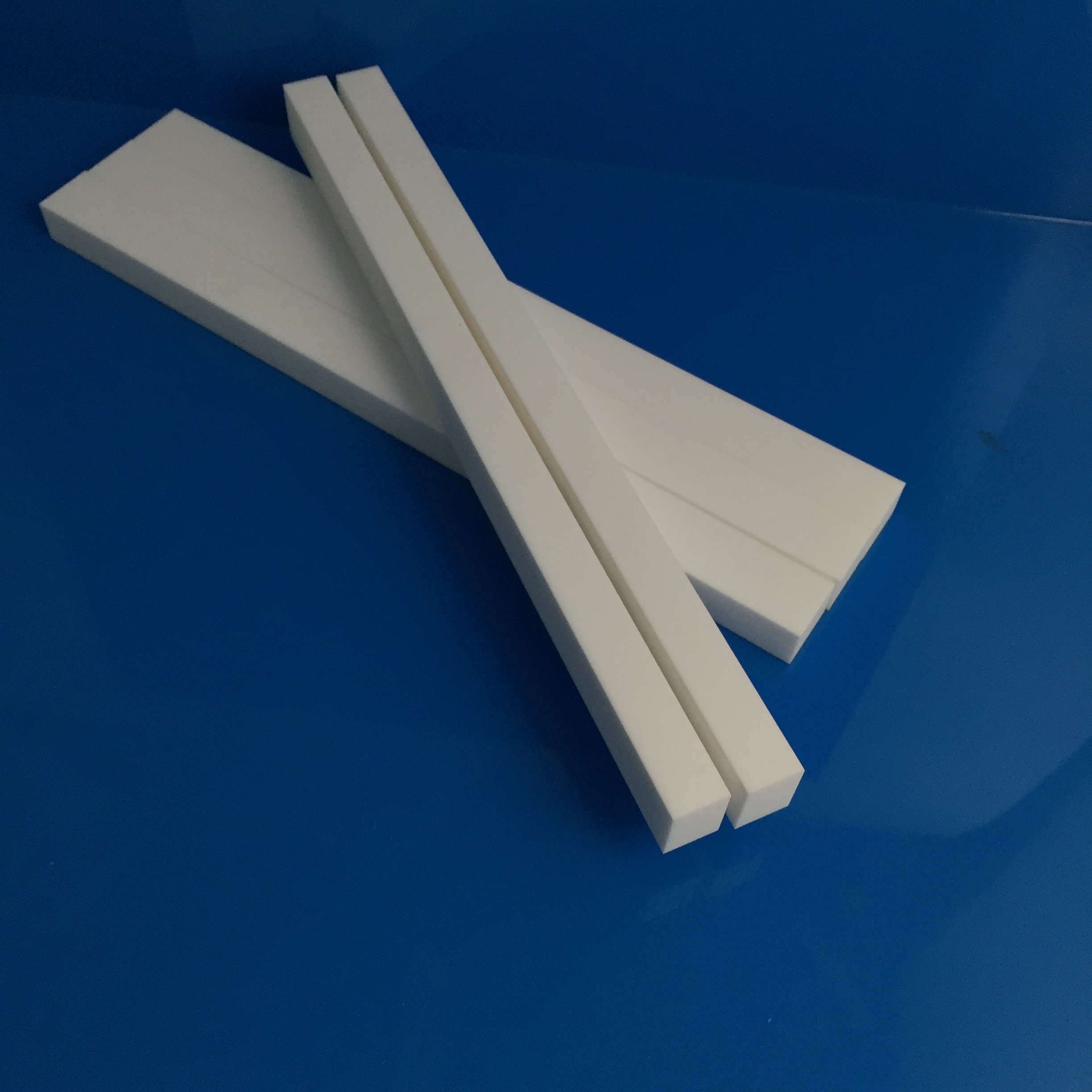 machinable glass ceramic insulating bar
