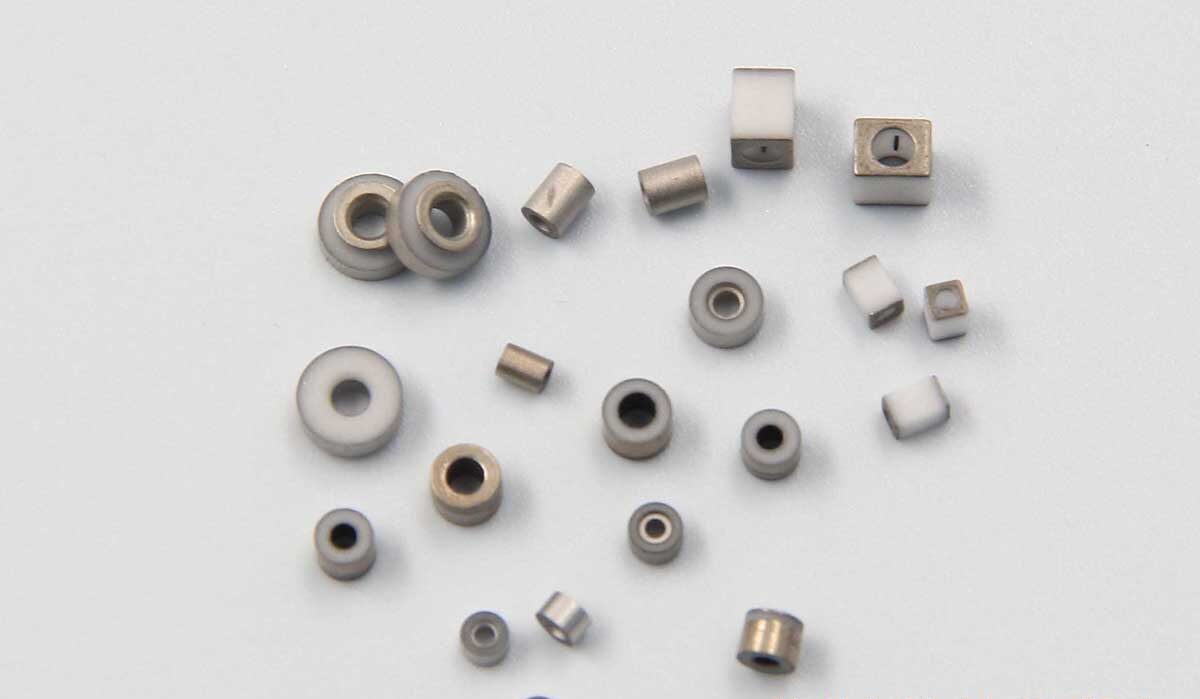 Metallized Ceramic Insulators for RF module shell