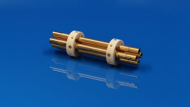 Quadrupole mass analyzer