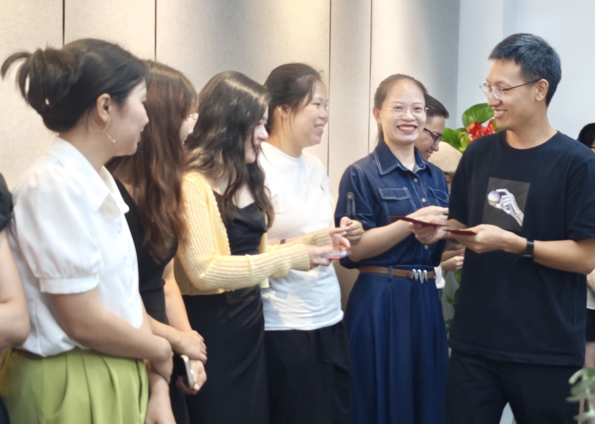 RED PAKAET TO EVERY MEMBER