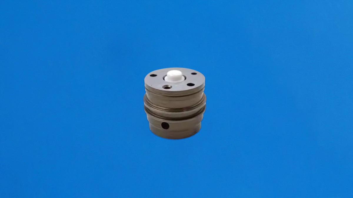 Zirconia ceramic plunger used in the fuel diesel injector valves for diesel engine